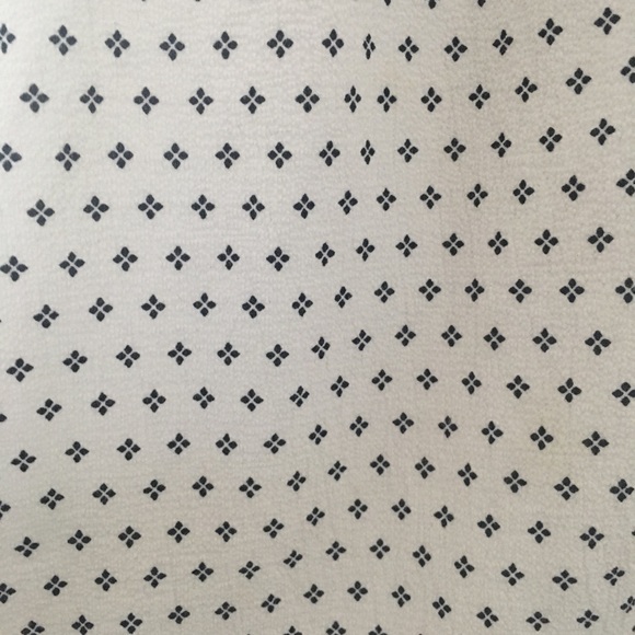 E M Sleeveless White & Black Patterned Top - Picture 5 of 5